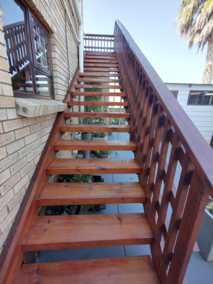 5 Bedroom Property for Sale in Wavecrest Eastern Cape